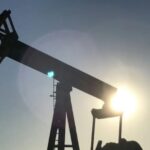 Sube petróleo 8% por conflicto con Irán que afecta flujos en Oriente Medio