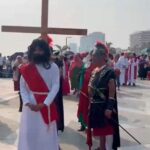 Veracruz realiza viacrucis, para conmemorar los últimos días de Jesús