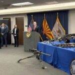 Desmantelan red que traficaba armamento de Arizona a México