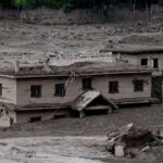 Una inundación repentina entre Nepal y el Tíbet deja 22 muertos y arrasa aldeas