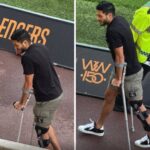 Raúl Jiménez aparece con muletas en partido de los Wolves